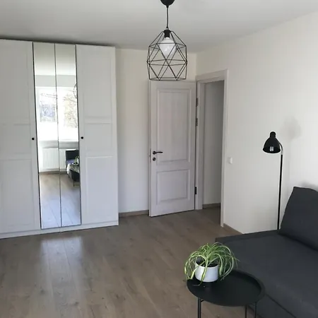 Family 아파트 팔랑가